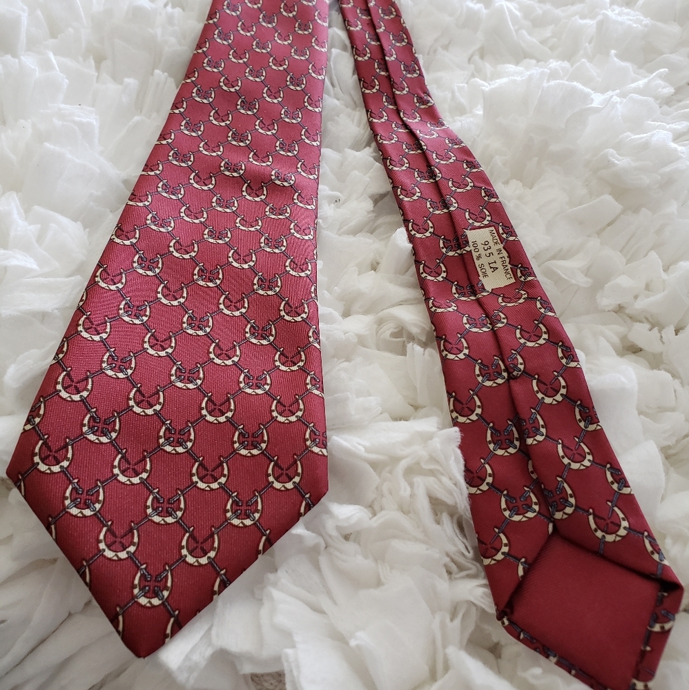 HERMES PARIS VINTAGE HORSESHOE SILK TIE - Picture 1 of 13